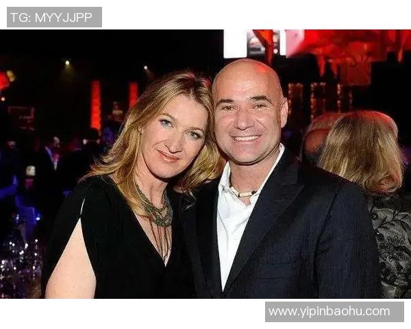 各位足球明星的女友们：她们的爱情故事与生活点滴揭秘