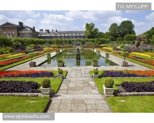 足球明星豪宅背后的故事与生活揭秘,探讨他们如何在绿茵场外打造温馨家园 足球明星豪宅背后的故事与生活揭秘,探讨他们如何在绿茵场外打造温馨家园